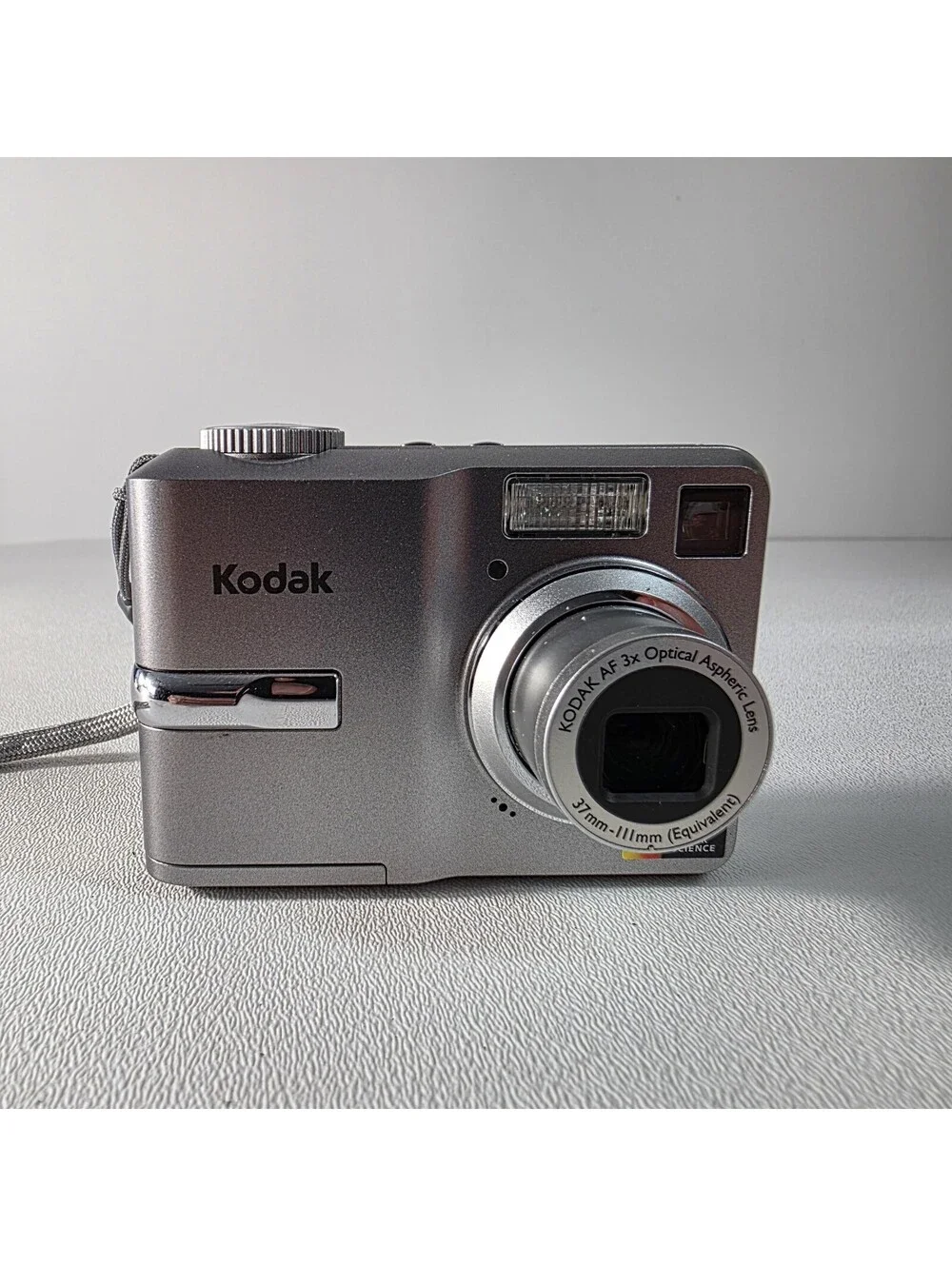 Kodak EasyShare C743 7.1MP Digital Camera With Batteries, Silver Works - READ